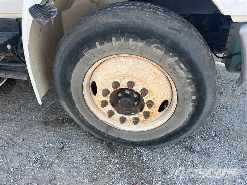 International 4300SBA Φορτηγά σκούπες