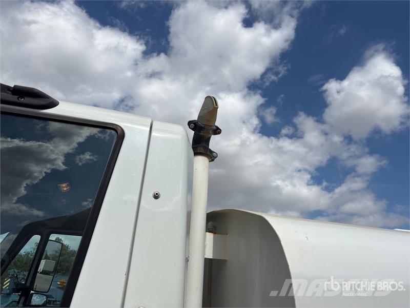 International 4400 Water tankers