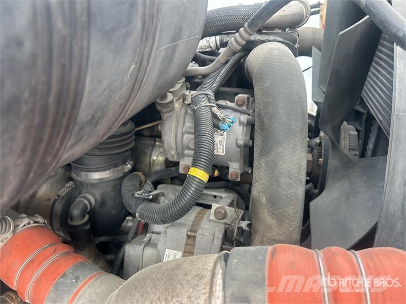 International 4400 Furgons