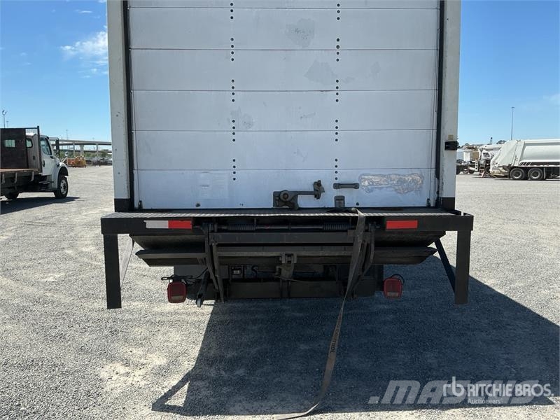 International 4400 Furgons