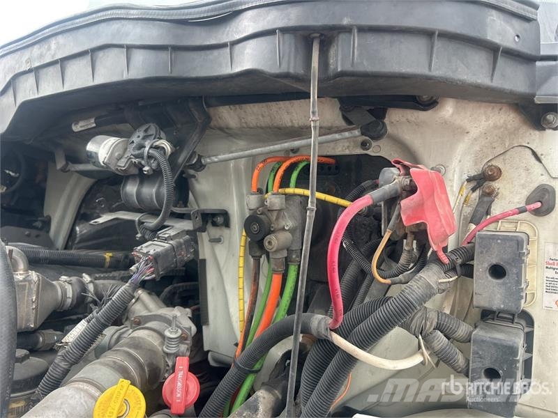 International 4400 Furgons