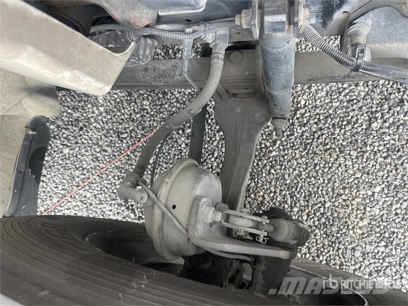 International 4400 Furgons