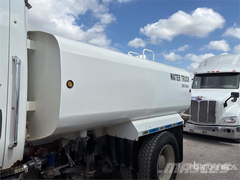 International 4400 Water tankers