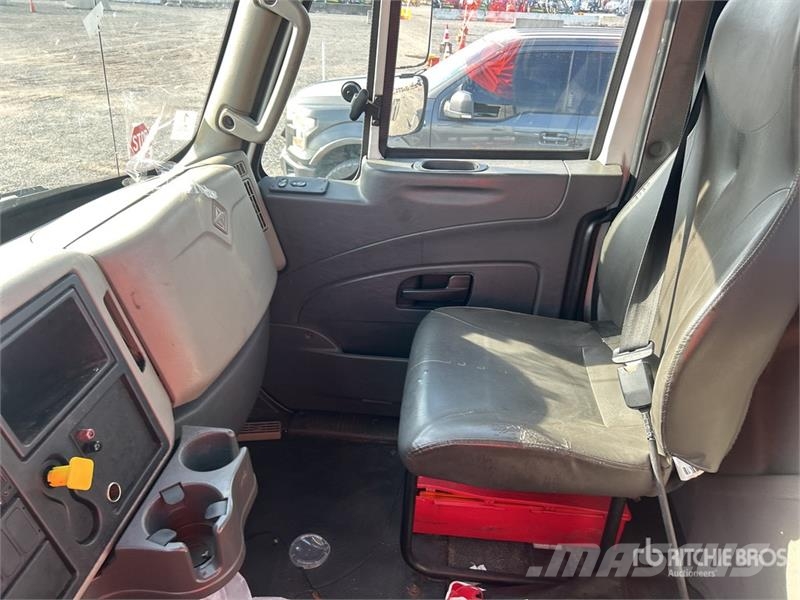 International 4400 Kabine i unutrašnjost