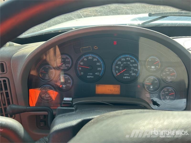International 4400 Kabine i unutrašnjost