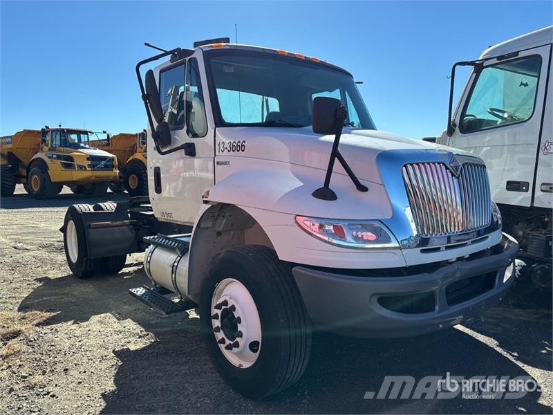 International 4400 Τράκτορες