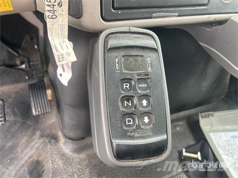 International 4400 Furgons