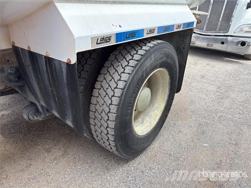 International 4400 Water tankers