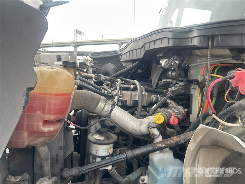 International 4400 Furgons