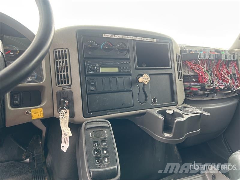 International 4400 Furgons