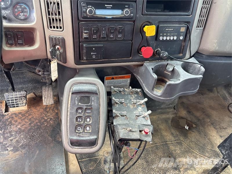 International 4400 Water tankers