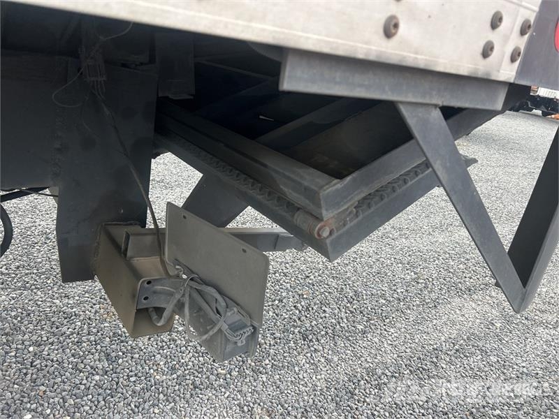 International 4400 Furgons