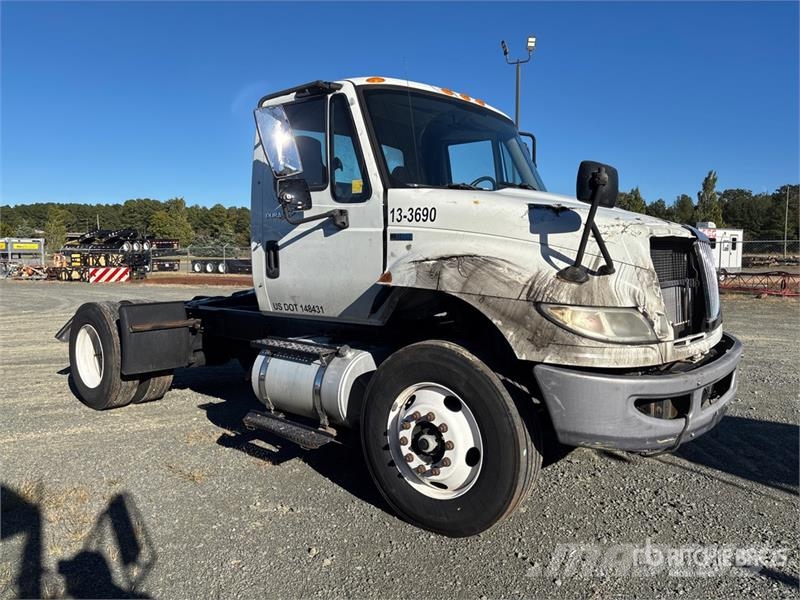 International 4400 Τράκτορες