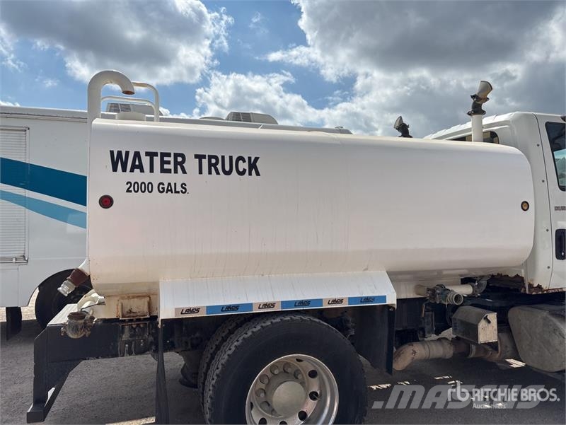 International 4400 Water tankers