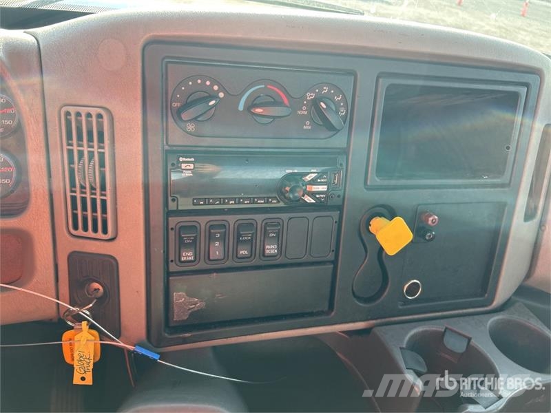 International 4400 Kabine i unutrašnjost