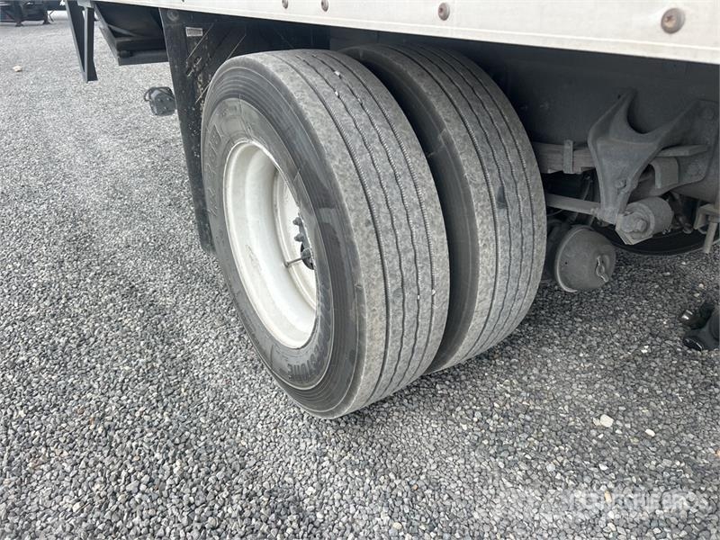 International 4400 Furgons