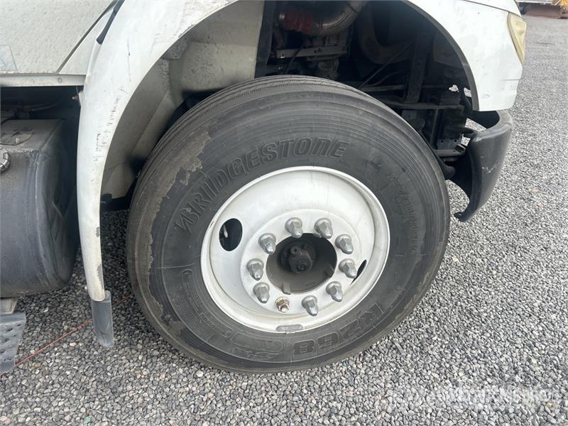 International 4400 Furgons