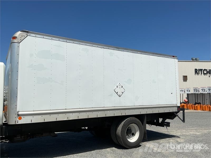 International 4400 Furgons