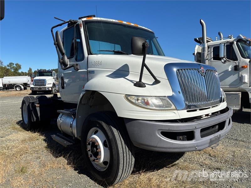 International 4400 Τράκτορες