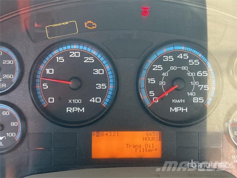 International 4400 Kabine i unutrašnjost