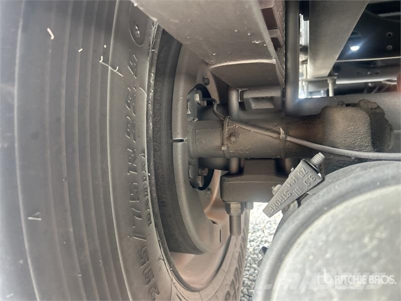 International 4400 Furgons