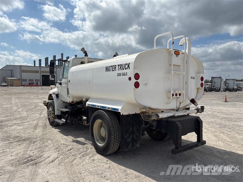International 4400 Water tankers