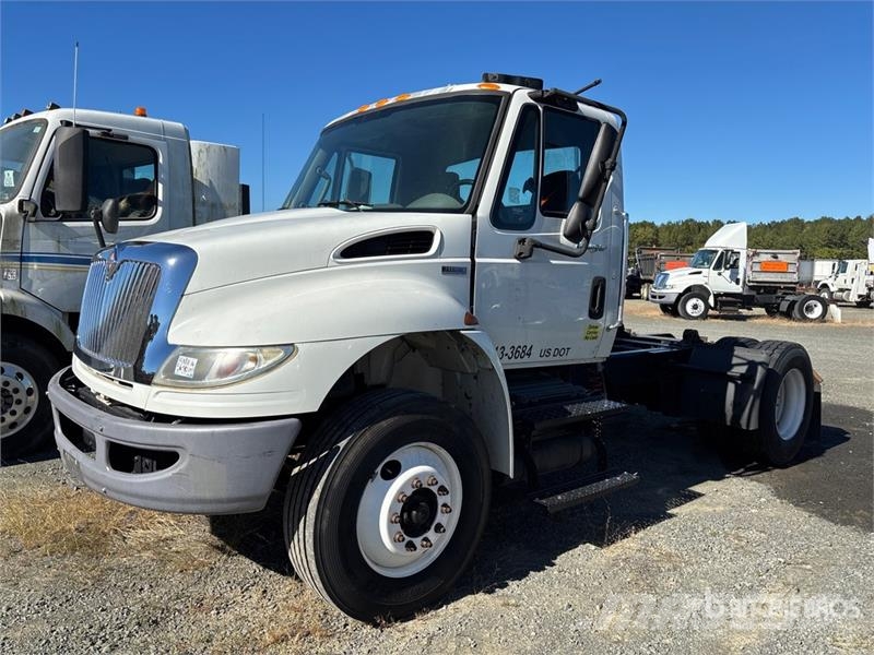 International 4400 Τράκτορες