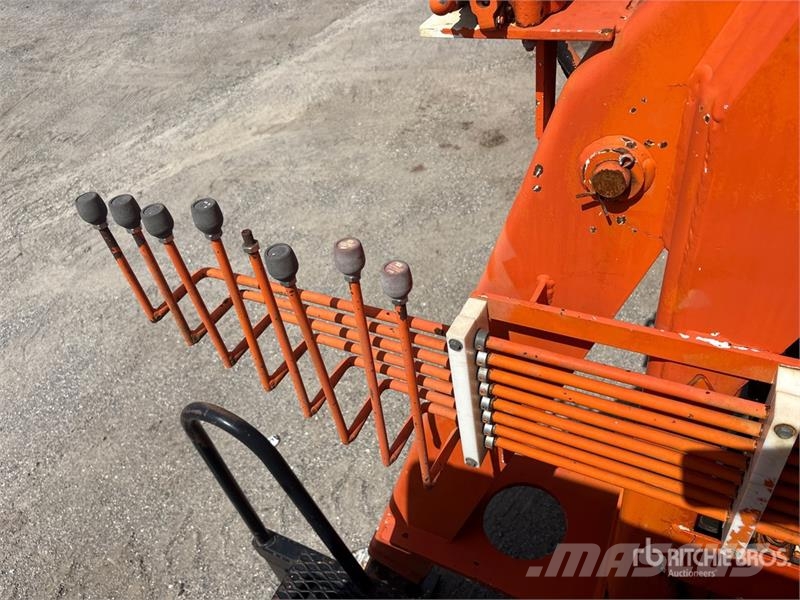 International 4400 4x2 Grapple Truck Grabulje