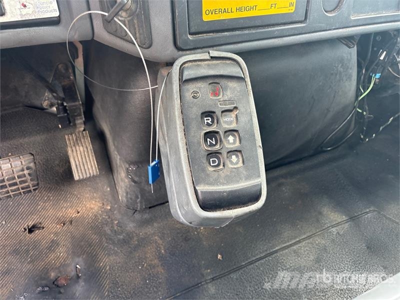 International 4400 4x2 Grapple Truck Grabulje