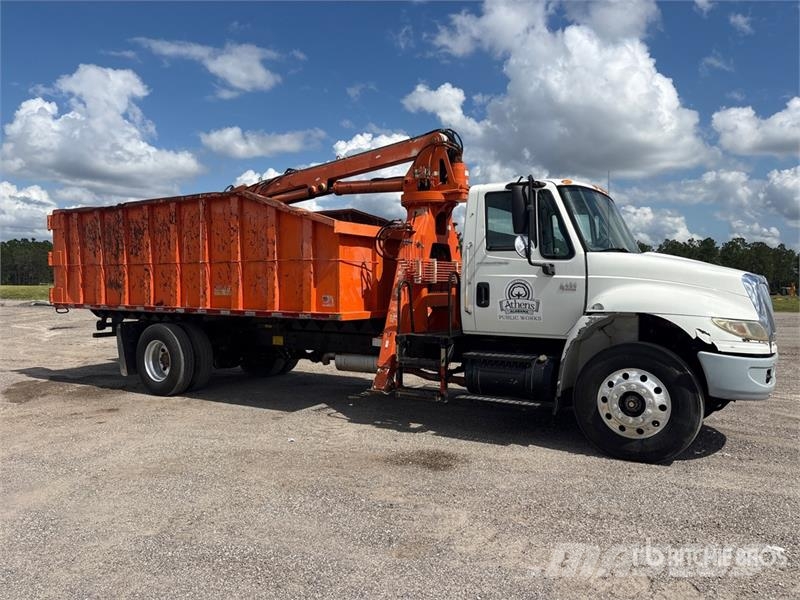 International 4400 4x2 Grapple Truck Grabulje