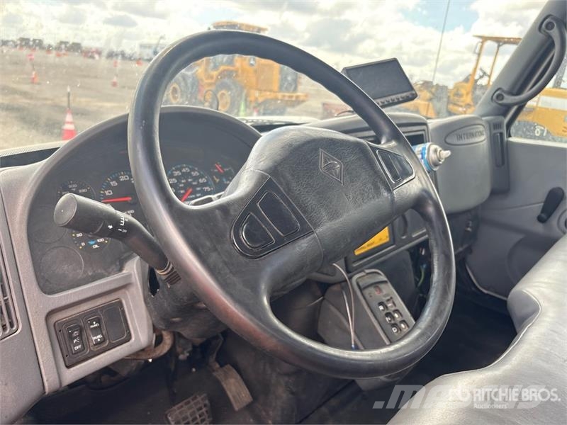International 4400 4x2 Grapple Truck Grabulje