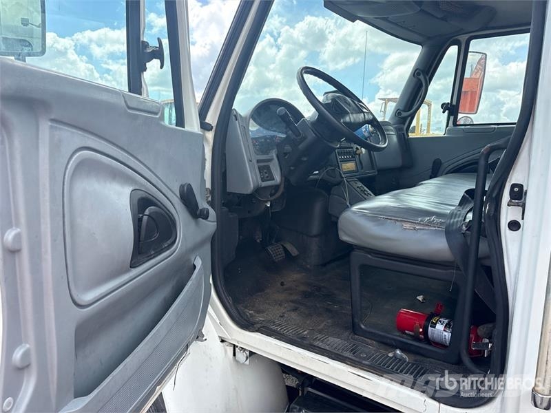 International 4400 4x2 Grapple Truck Grabulje