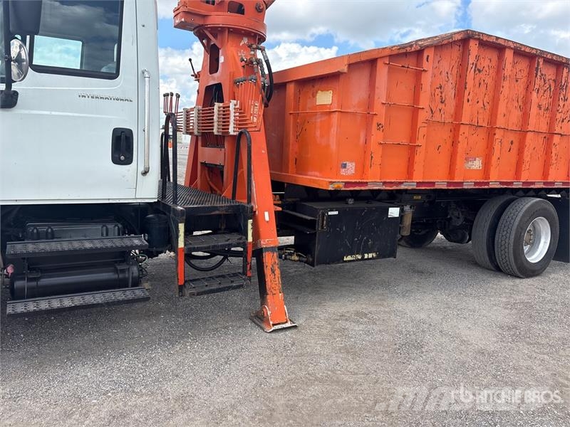 International 4400 4x2 Grapple Truck Grabulje