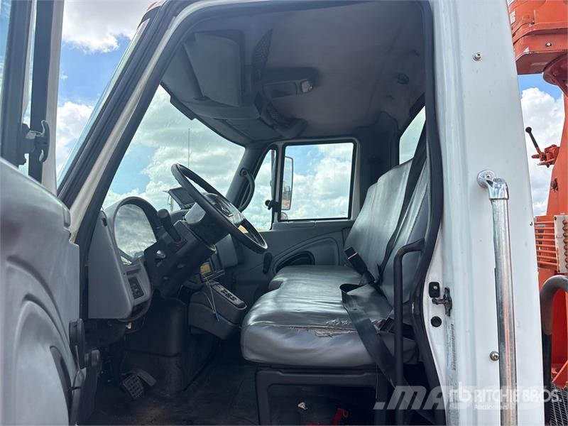 International 4400 4x2 Grapple Truck Grabulje
