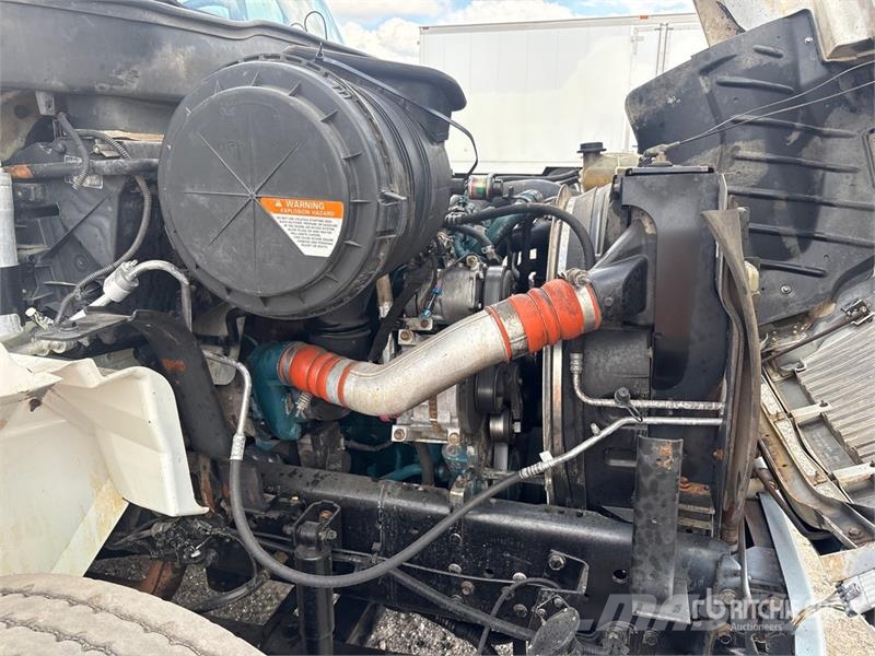 International 4400 4x2 Grapple Truck Grabulje