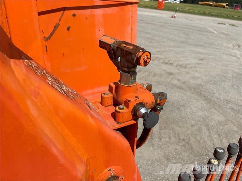 International 4400 4x2 Grapple Truck Grabulje