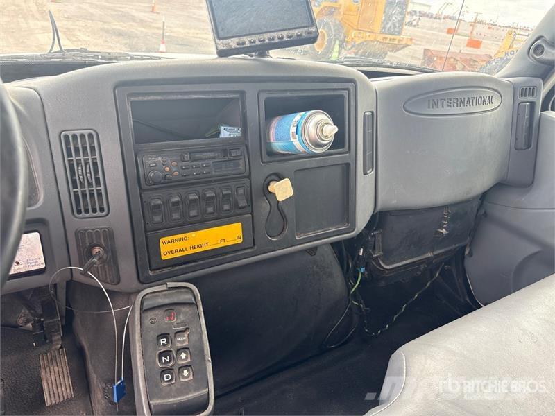International 4400 4x2 Grapple Truck Grabulje