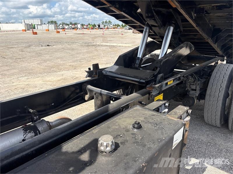 International 4400 4x2 Grapple Truck Grabulje