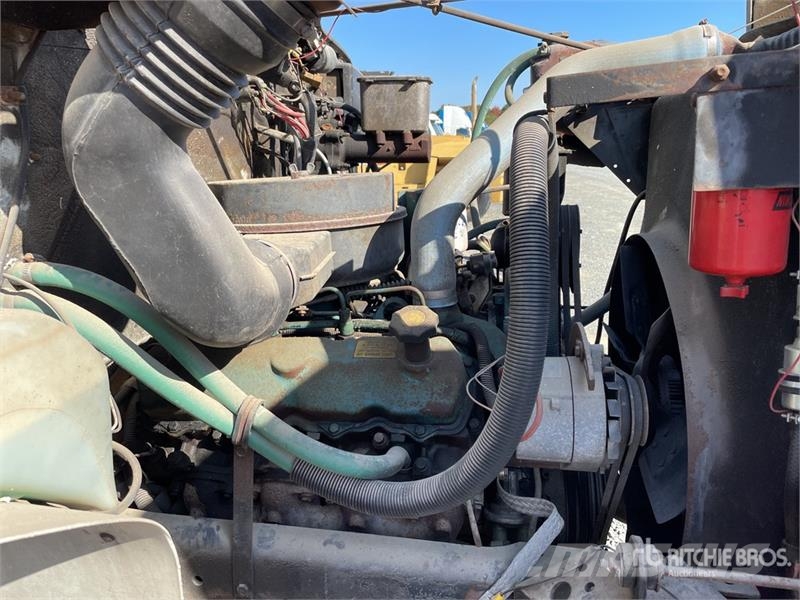 International 4600 Flatbed kamyonlar