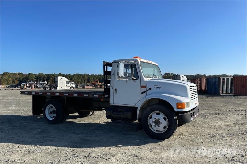 International 4600 Flatbed kamyonlar