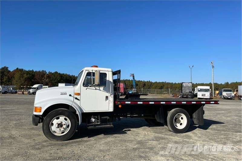 International 4600 Flatbed kamyonlar