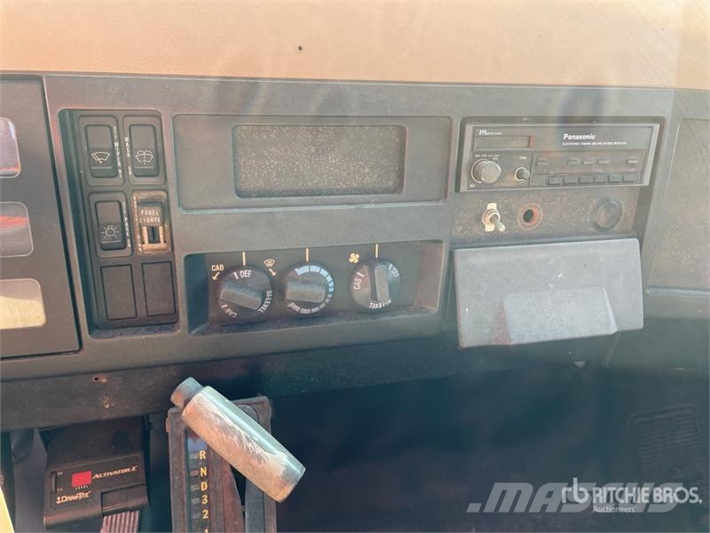 International 4600 Flatbed kamyonlar