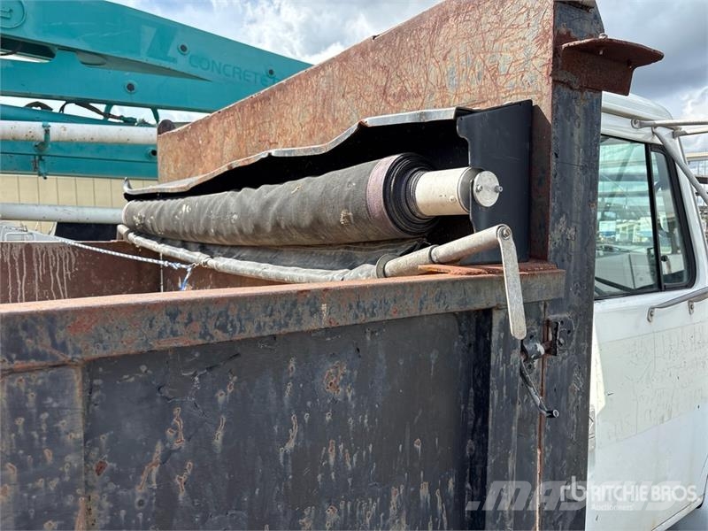 International 4700 Kiper kamioni