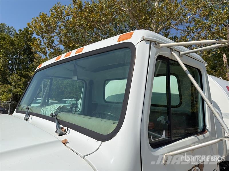 International 4700 Autocisterne