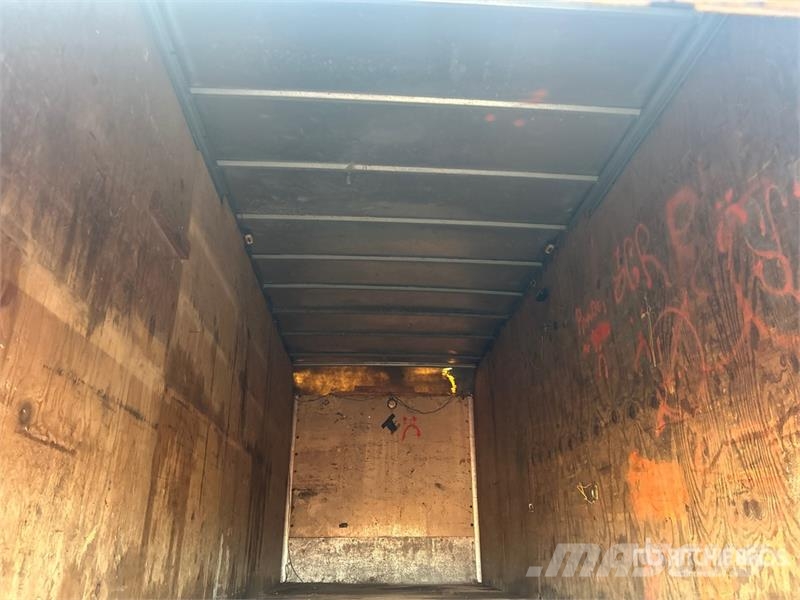 International 4700 Furgons