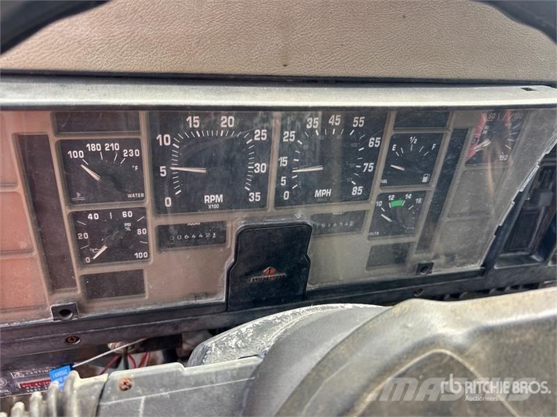 International 4700 덤프 트럭