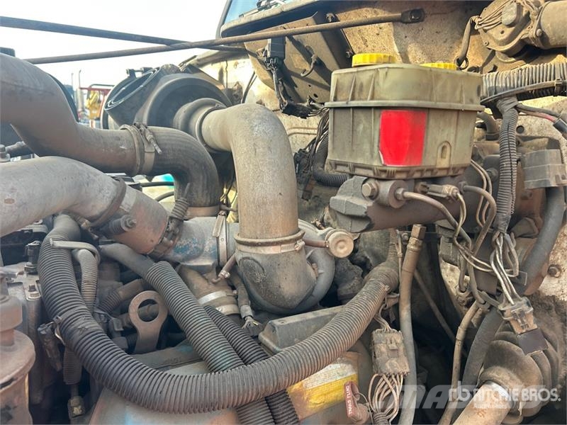 International 4700 Furgons