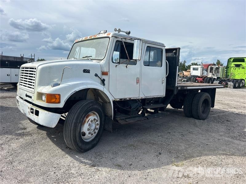 International 4700 덤프 트럭