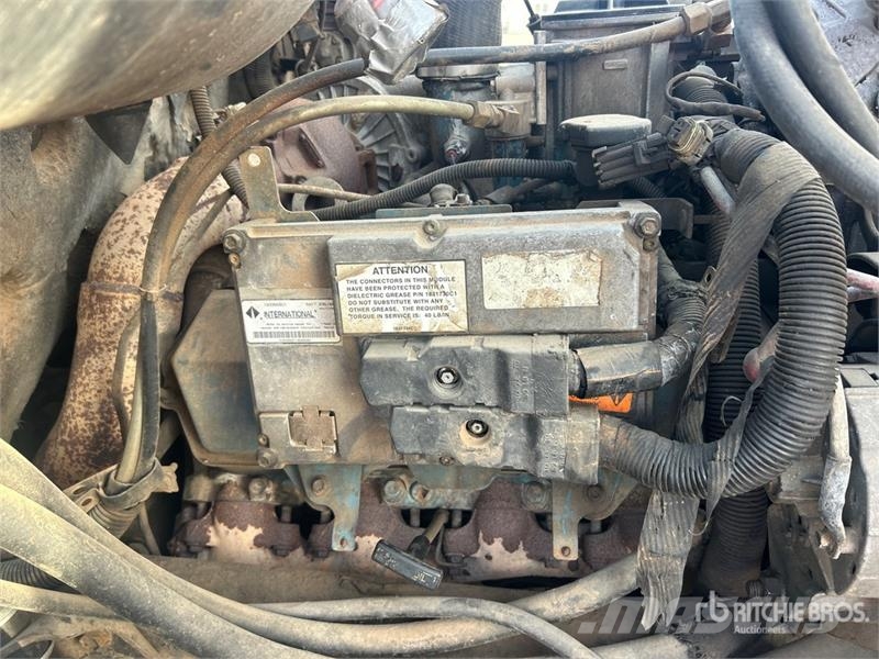 International 4700 Furgons