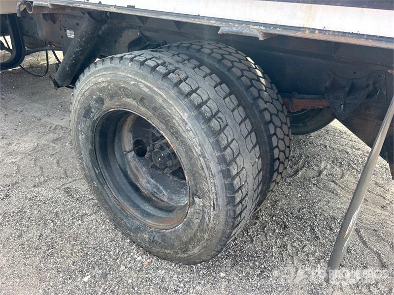 International 4700 덤프 트럭